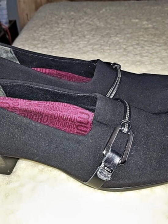 Munro Shoes - Munro Black Heels US 9M